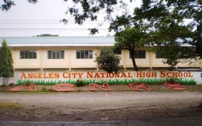 Angeles City opens 2nd vaccination site .